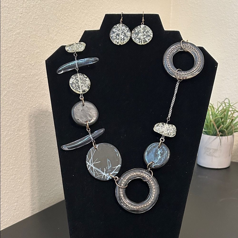 ☀️ 3 $15 Items for $25  Resin Statement Necklace and Earrings Set